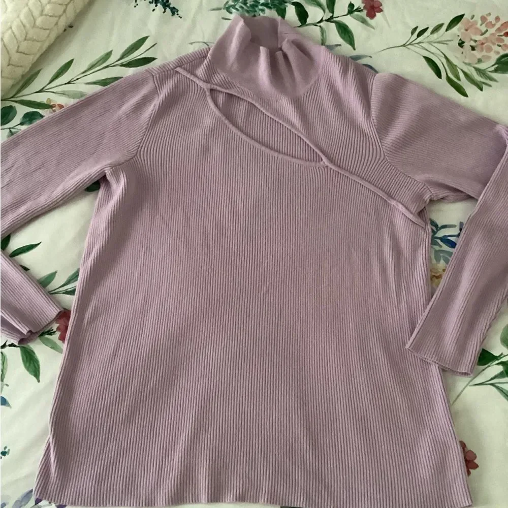 Lavender 2X Ribbed Sweater cut out detail